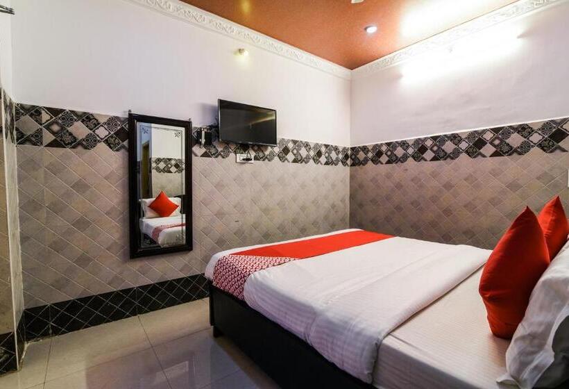 Отель Oyo 33005 Jkr Residency