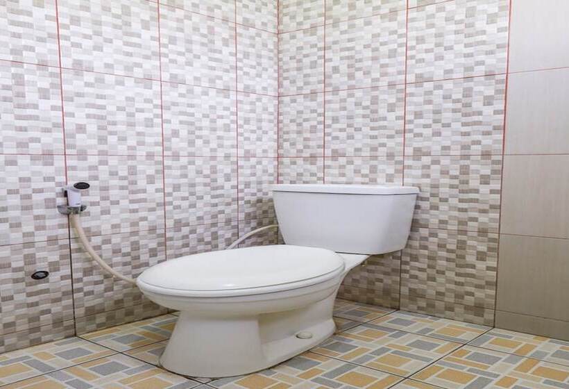 酒店 Oyo 3830 Dfarys Gh Syariah