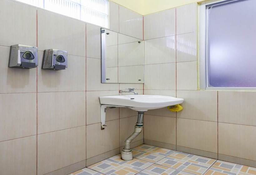 酒店 Oyo 3830 Dfarys Gh Syariah