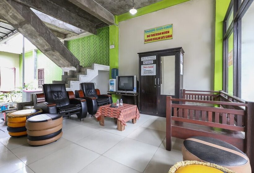 酒店 Oyo 3830 Dfarys Gh Syariah