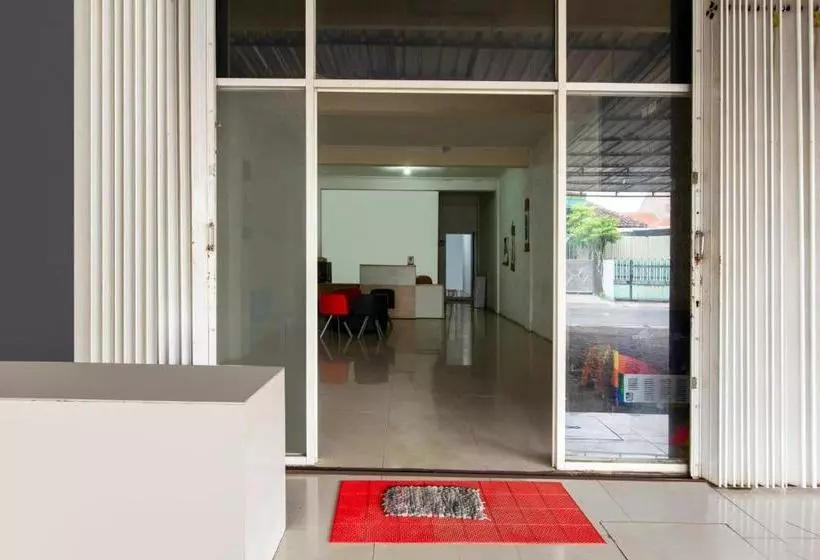 ホテル Oyo Life 3358 Griya Aisyah Residence 2