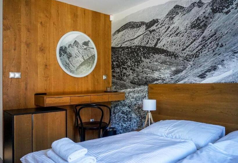 膳宿费 Penzión Deer