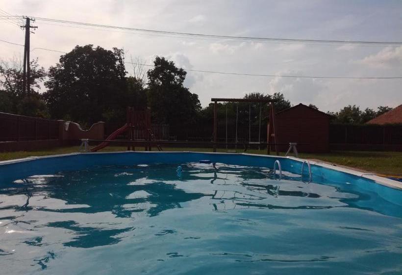 ペンション Tordai Vendégház