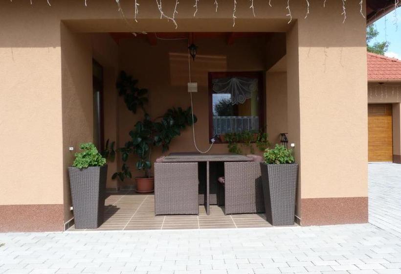 ペンション Tordai Vendégház