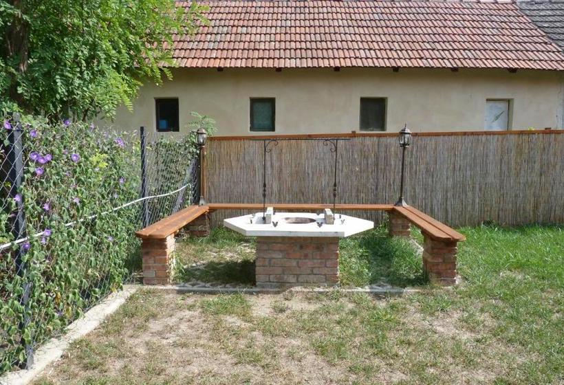 ペンション Tordai Vendégház