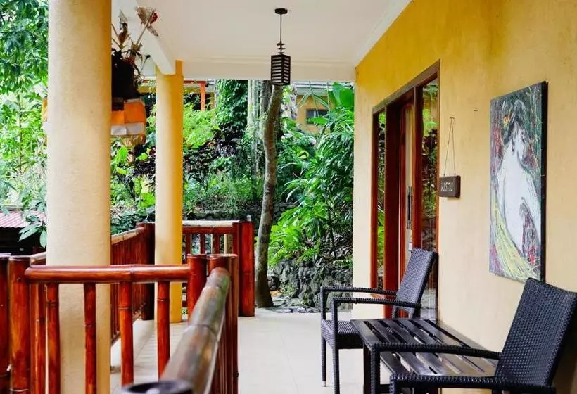 استراحتگاه Shanti Toya Ashram