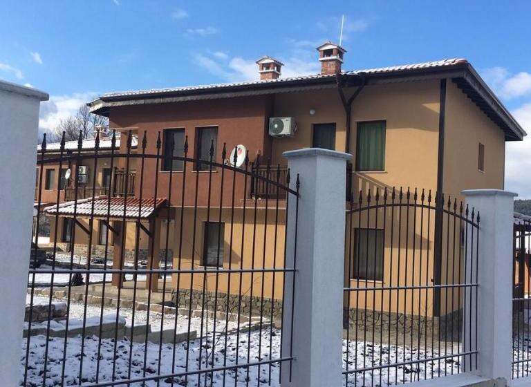 منتجع комплекс тянкови къщи