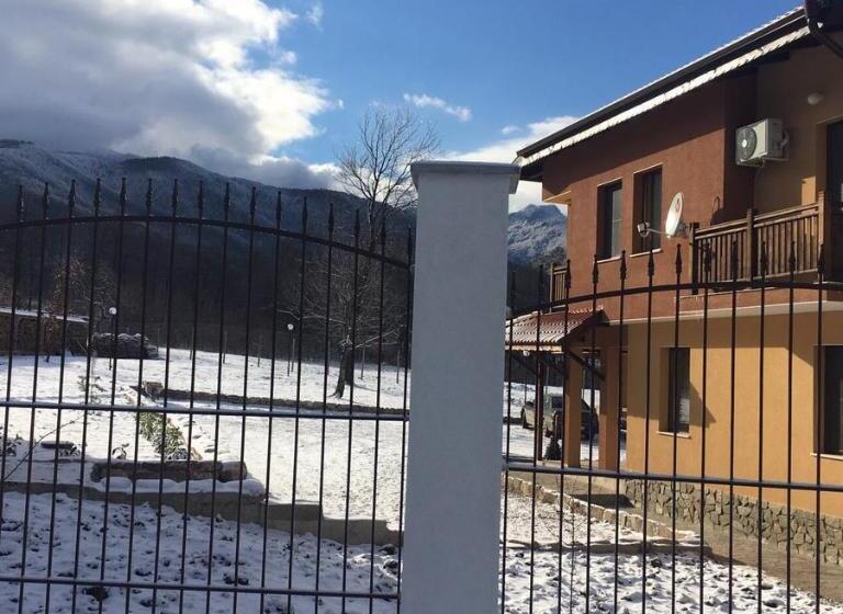 منتجع комплекс тянкови къщи