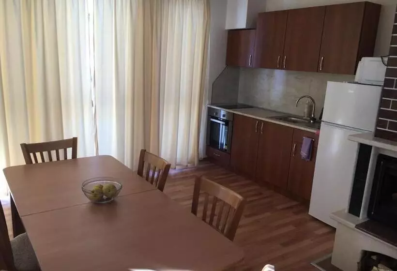 リゾートホテル комплекс тянкови къщи