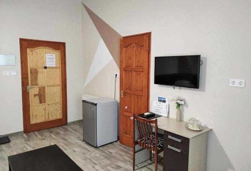 مبيت وإفطار Oázis Panzió