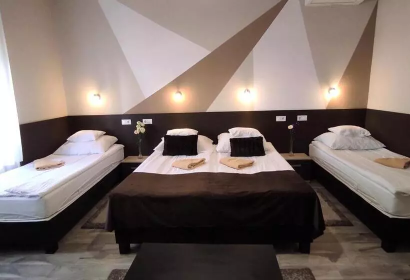 ベッドアンドブレックファースト Oázis Panzió