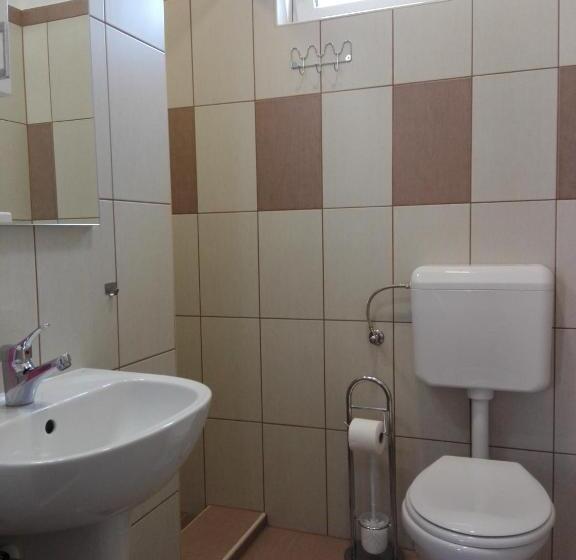 مبيت وإفطار Oázis Panzió