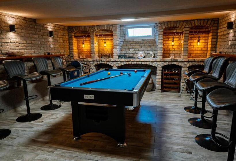 مبيت وإفطار Oázis Panzió