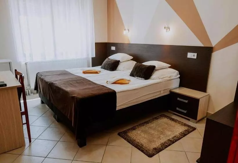 ベッドアンドブレックファースト Oázis Panzió