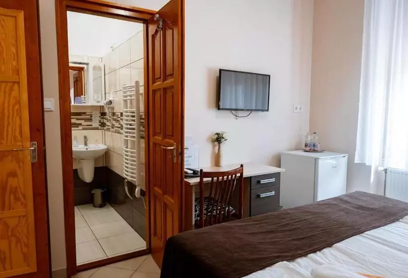 ベッドアンドブレックファースト Oázis Panzió