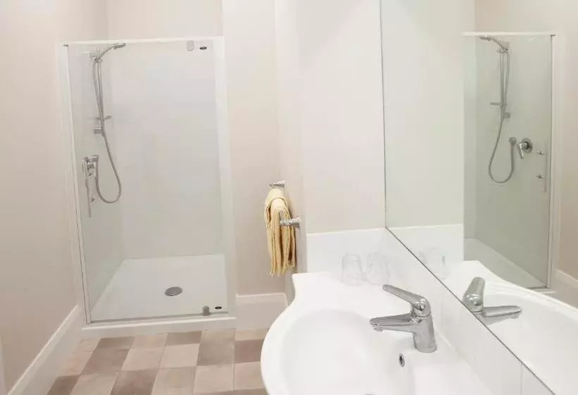 تختخواب و صبحانه Park House