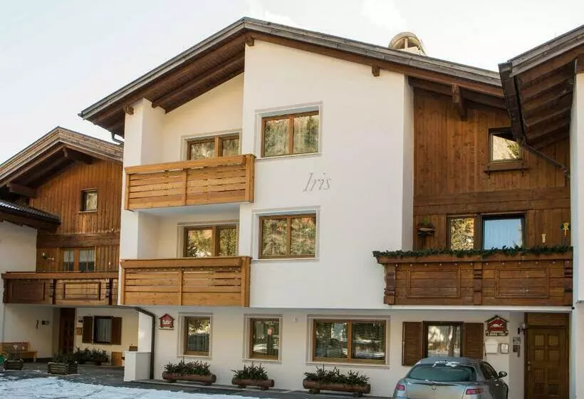 ペンション Ciasa Iris