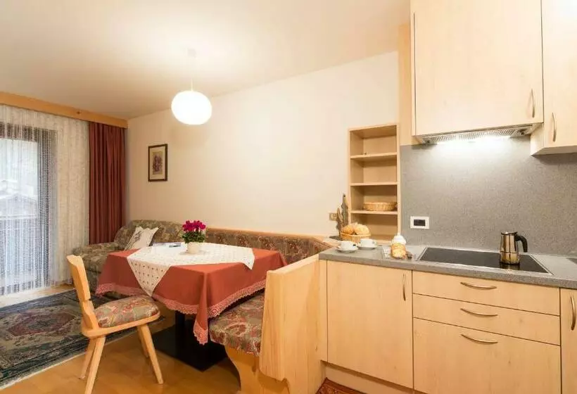 ペンション Ciasa Iris