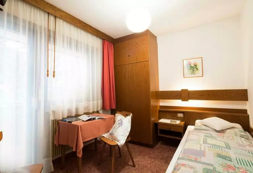 ペンション Ciasa Iris