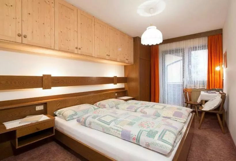 ペンション Ciasa Iris