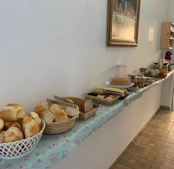 ペンション Família Charleaux