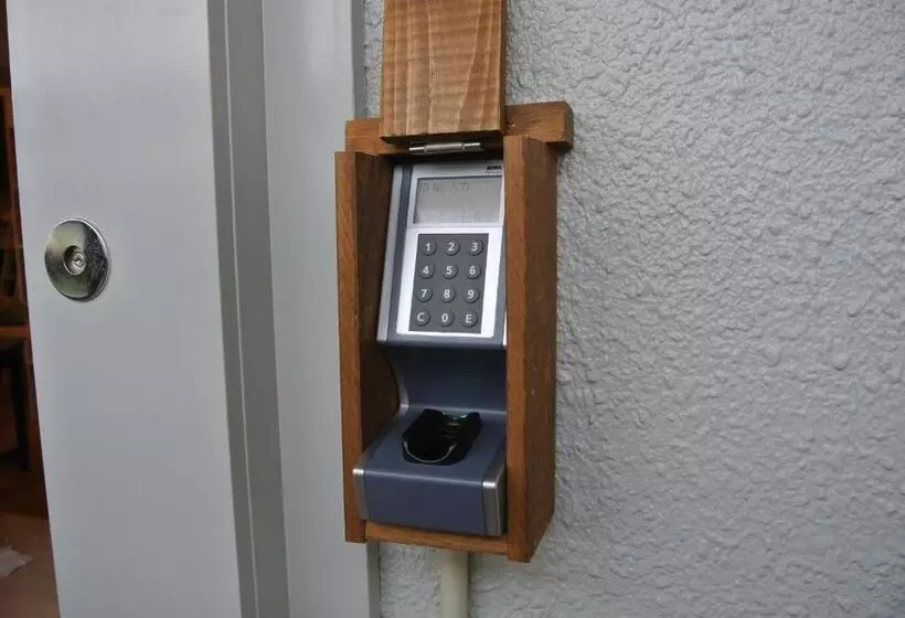 Backpackers Hotel Noosa Japan In Takatsuki Tonda