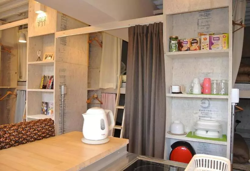 Backpackers Hotel Noosa Japan In Takatsuki Tonda