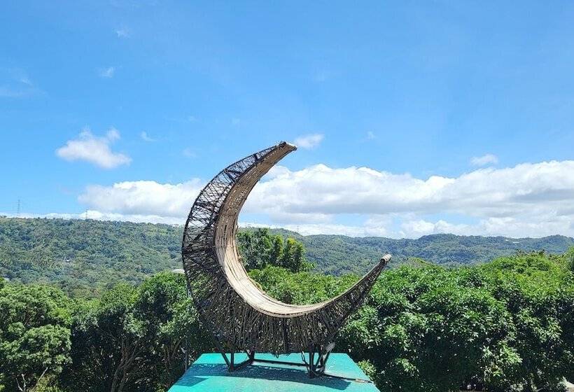 هتل Bakasyunan Resort And Conference Center   Tanay