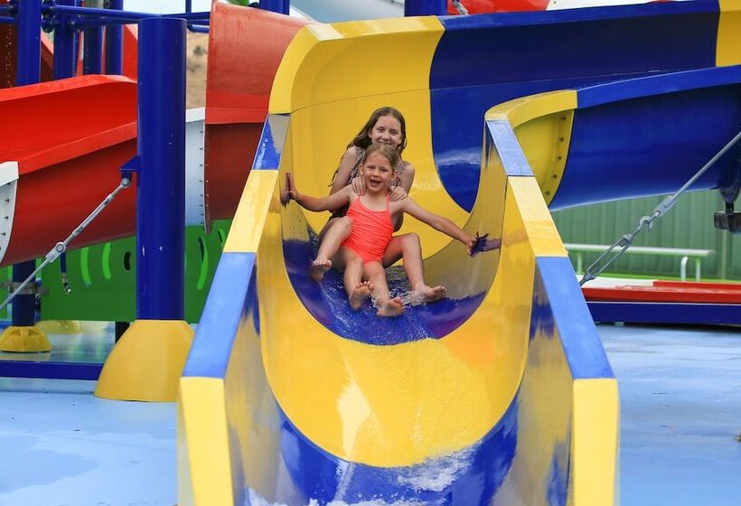 Отель Beachside Holiday Park