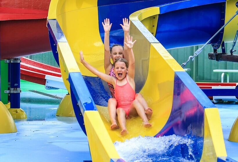 Отель Beachside Holiday Park