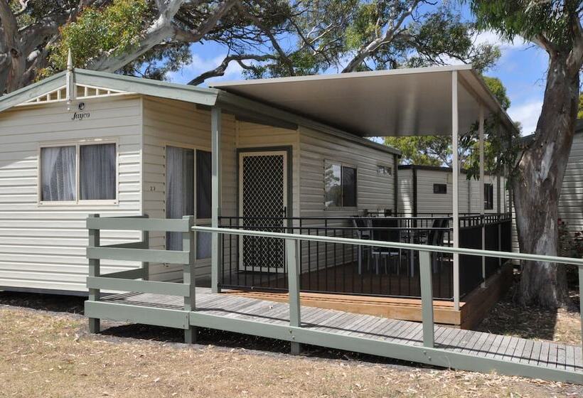 Отель Beachside Holiday Park