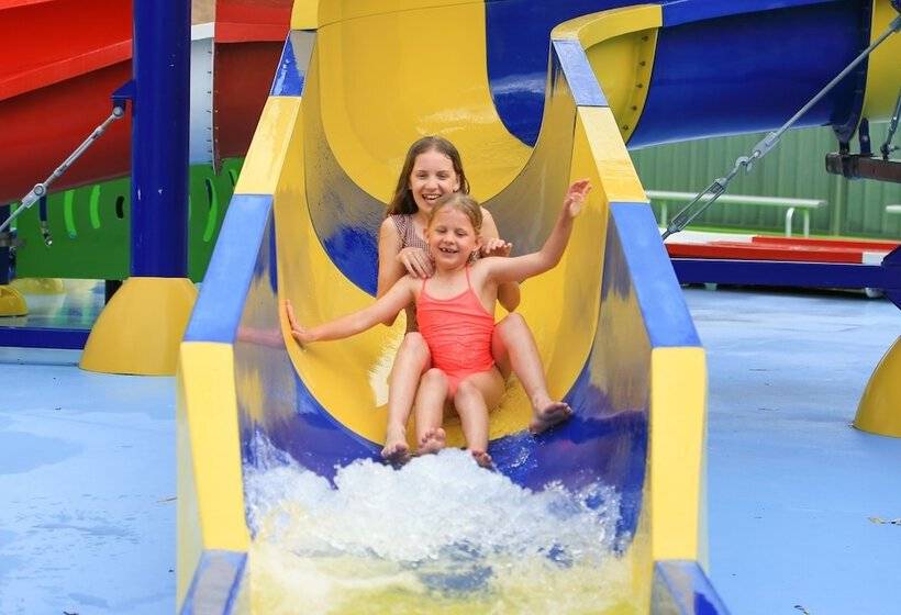 Отель Beachside Holiday Park