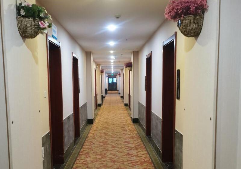 호텔 Greentree Inn Henan Hebi Hengshan Road Business
