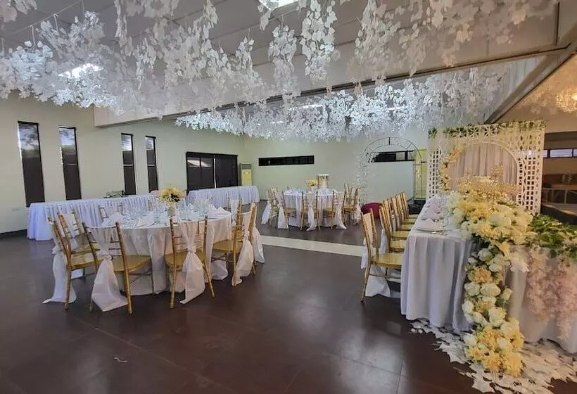 Bakasyunan Resort And Conference Center Zambales