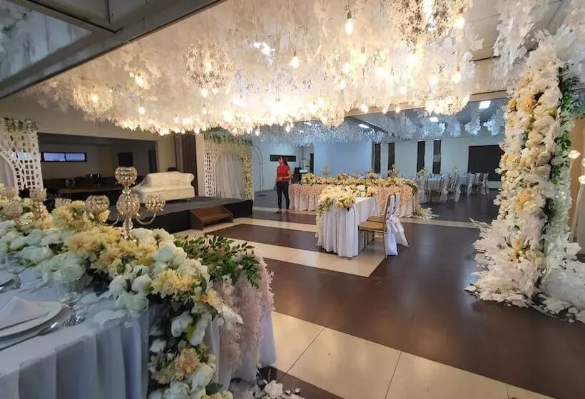 Bakasyunan Resort And Conference Center Zambales