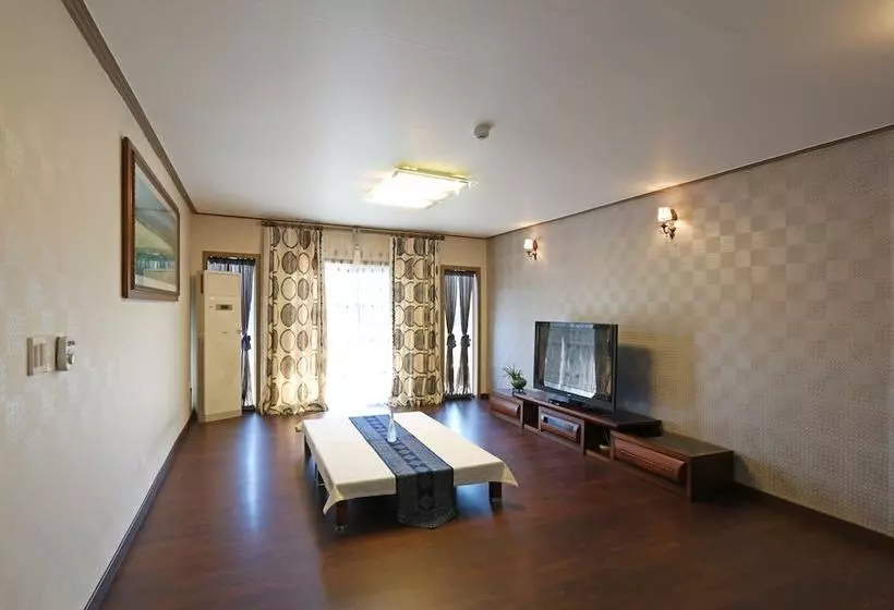 Hongcheon Happy Forest Pension