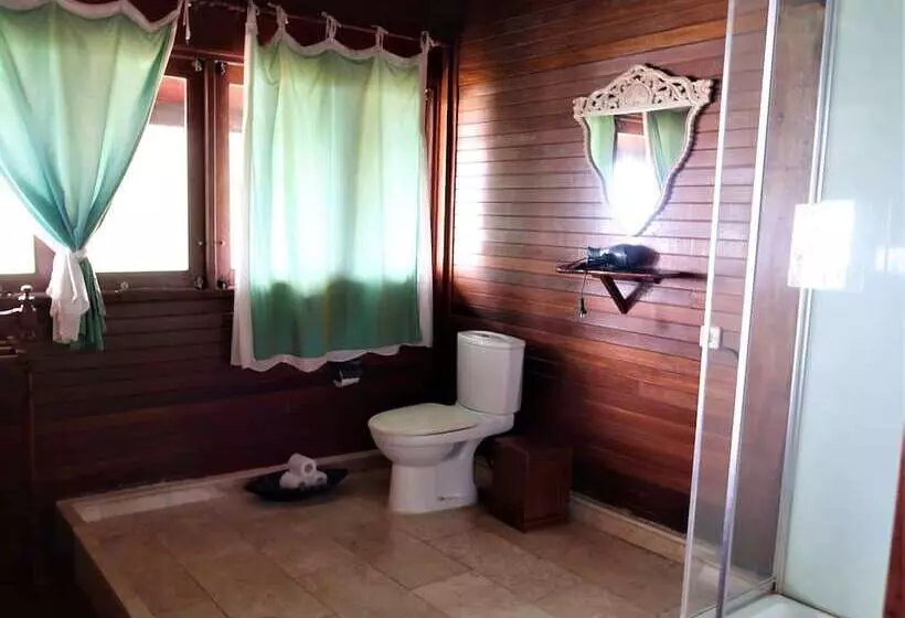 Hotelli Breve Azurine Lagoon Retreat