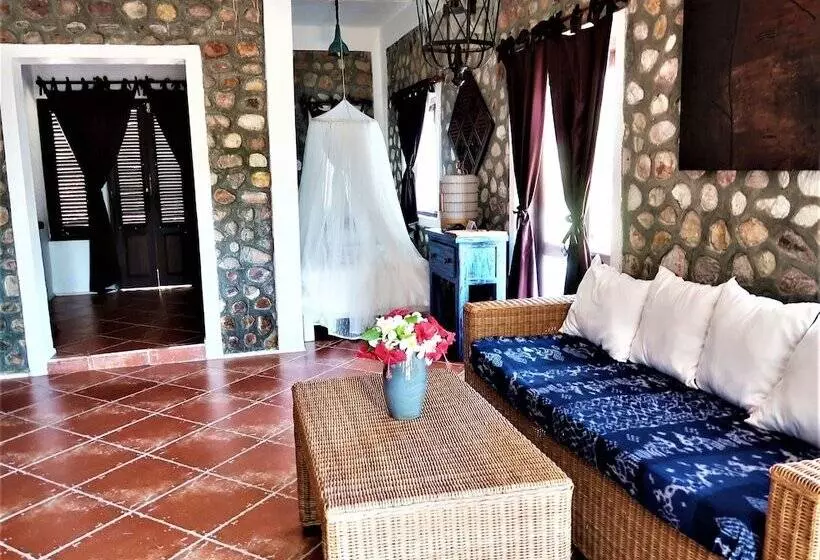 Hotelli Breve Azurine Lagoon Retreat