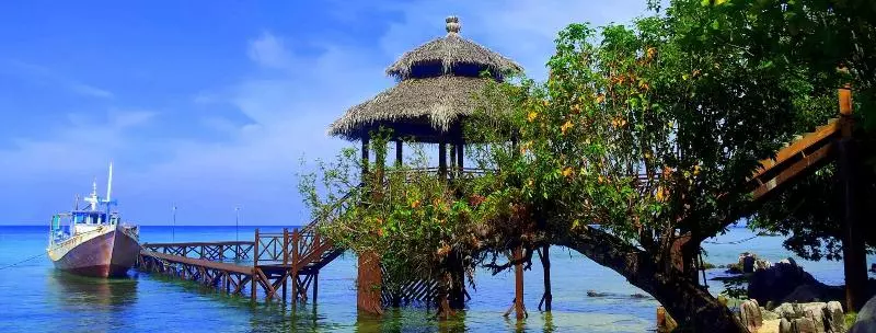 Hotelli Breve Azurine Lagoon Retreat