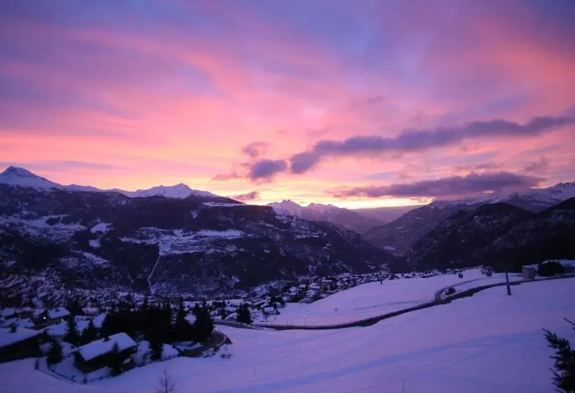 Hotelli Caprice Des Neiges