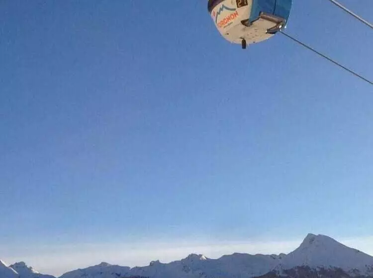 Hotelli Caprice Des Neiges