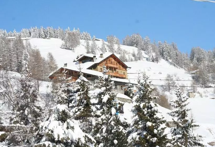 Hotelli Caprice Des Neiges