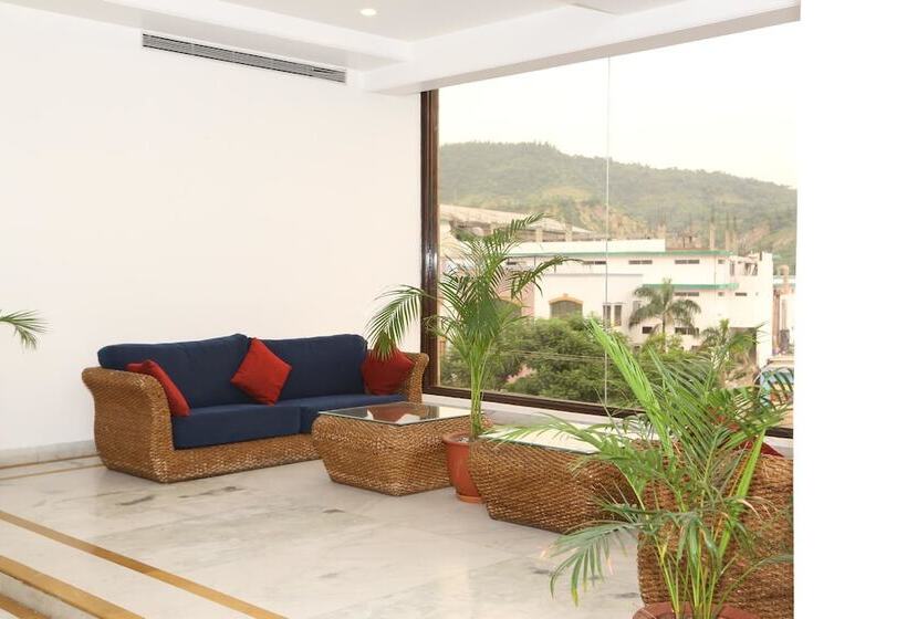 Hotel Gianz By Oyo Rooms