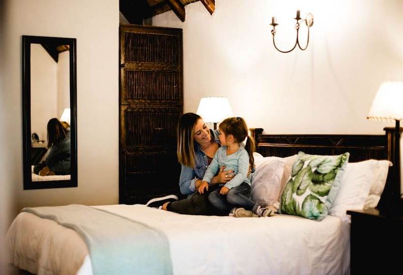 فندق Insingizi Lodge