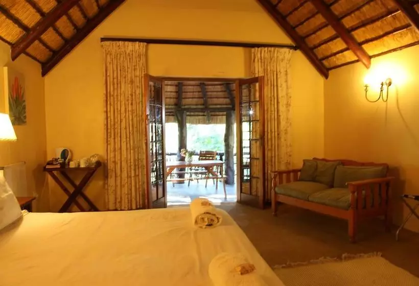 ホテル Insingizi Lodge