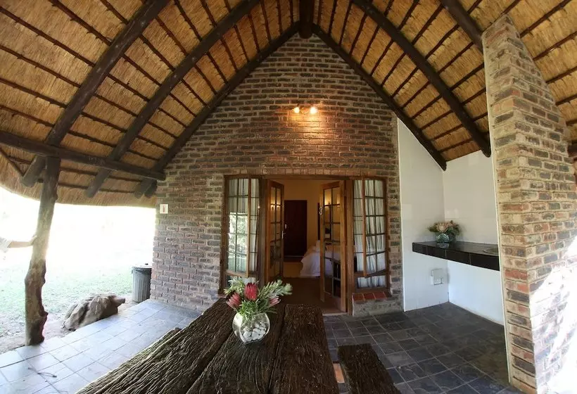 ホテル Insingizi Lodge