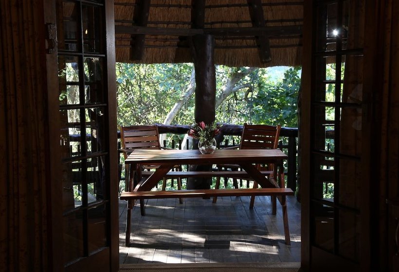 فندق Insingizi Lodge