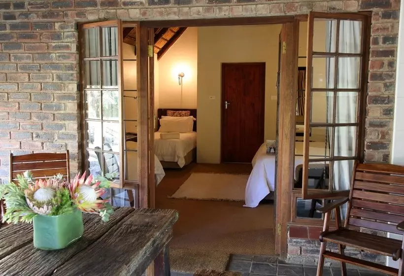 ホテル Insingizi Lodge
