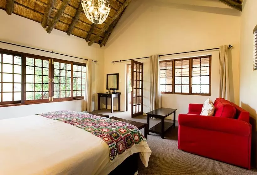 ホテル Insingizi Lodge