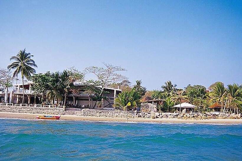 בית מלון כפרי Mercure Rayong Lomtalay Villas & Resort